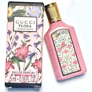 Gucci Flora Eau de Parfum in Pink and Green